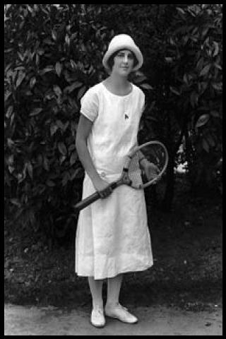 Famous People with surname Akhurst