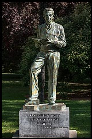 Famous People with surname Aldecoa