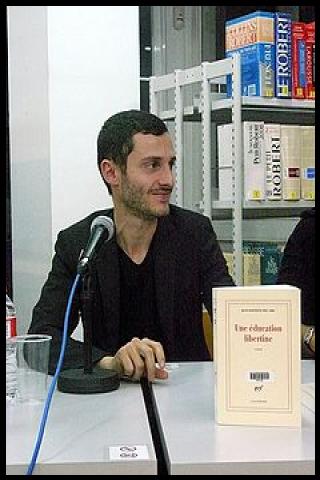 Famous People with surname Amo