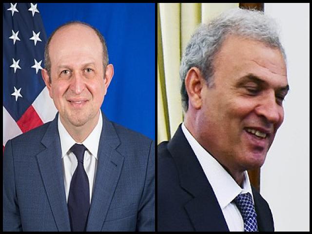 Famous People with surname Amr