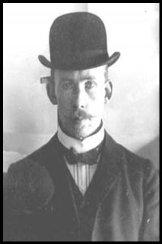 Famous People with surname And&eacute;r