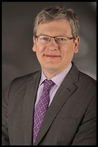 Famous People with surname Andor