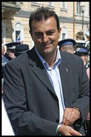 Famous People with surname Apostu