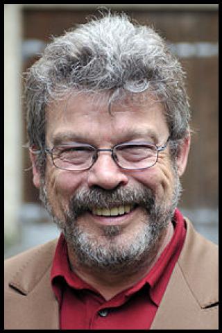 Famous People with surname Aşam