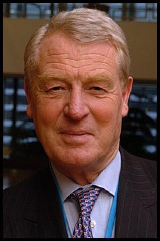 Famous People with surname Ashdown