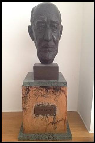 Famous People with surname Baeck