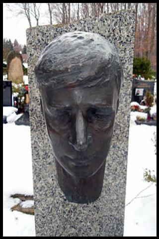 Famous People with surname Čajka