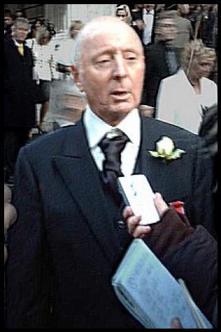 Famous People with surname Carrott