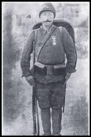 Famous People with surname &Ccedil;avuş