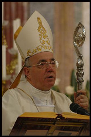 Famous People with surname &Ccedil;e&ccedil;e