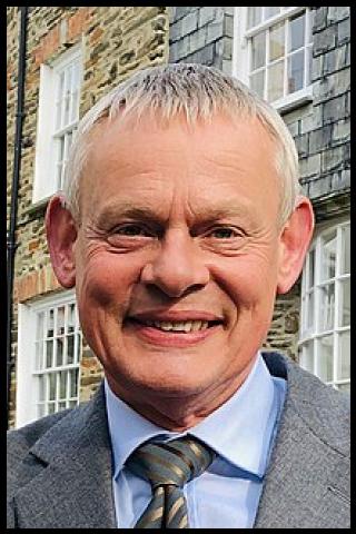 Famous People with surname Clunes