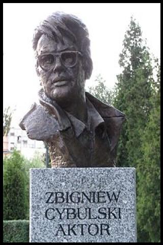 Famous People with surname Cybulski