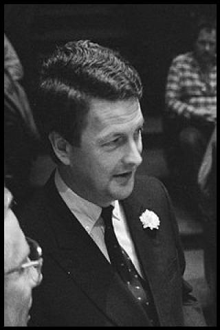 Famous People with surname Damen