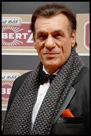 Famous People with surname Davi