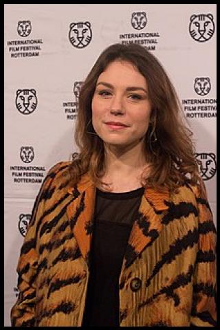 Famous People with surname Dequenne