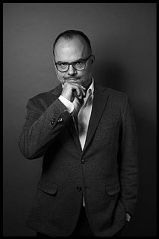 Famous People with surname Derakhshan