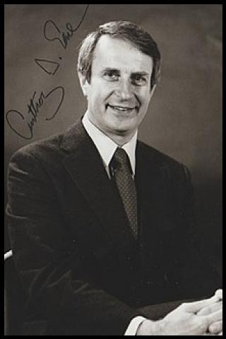 Famous People with surname Earl