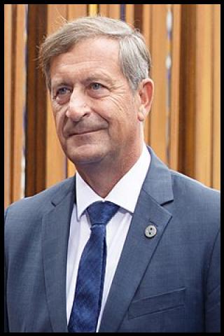 Famous People with surname Erjavec