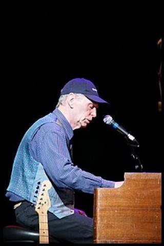 Famous People with surname Fame