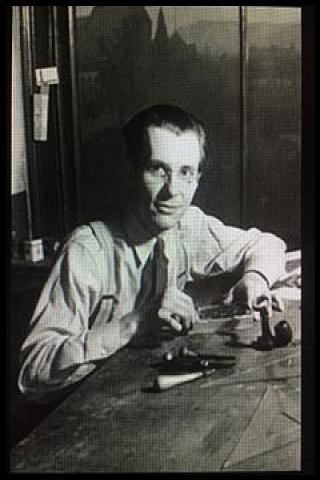 Famous People with surname Flora