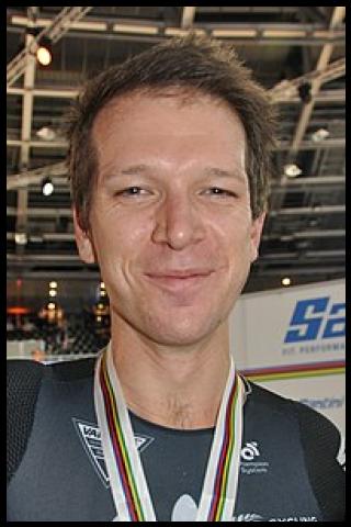 Famous People with surname Gate