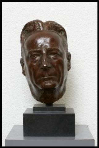 Famous People with surname G&auml;umann