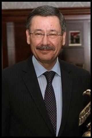 Famous People with surname G&ouml;k&ccedil;ek