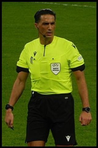 Famous People with surname G&ouml;z&uuml;b&uuml;y&uuml;k