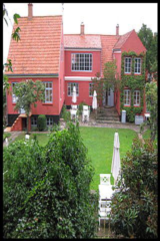 Famous People with surname H&oslash;st