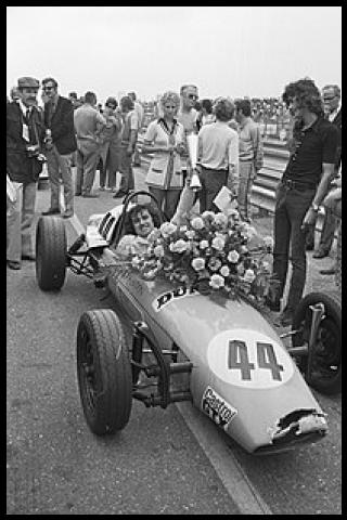 Famous People with surname Henton