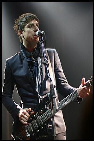 Famous People with surname Hince