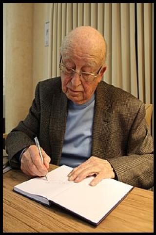 Famous People with surname Hinck