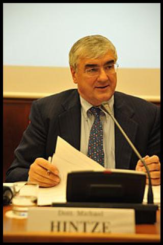 Famous People with surname Hintze