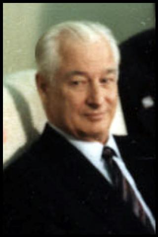 Famous People with surname Hoyo