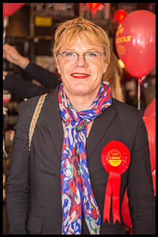 Famous People with surname Izzard