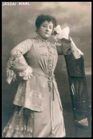 Famous People with surname J&aacute;szai