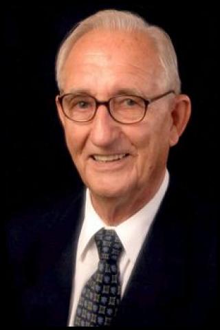 Famous People with surname Kalau