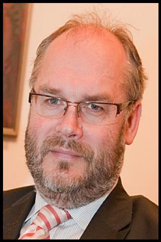 Famous People with surname Karis