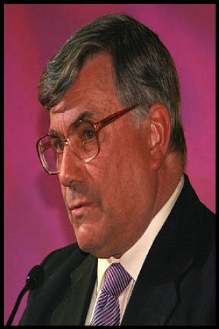 Famous People with surname Knapman