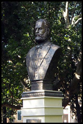 Famous People with surname Laurian