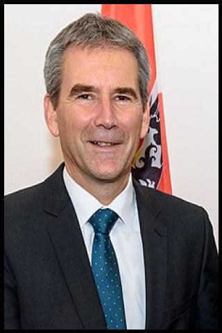 Famous People with surname Loger