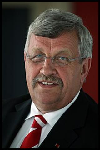 Famous People with surname L&uuml;bcke