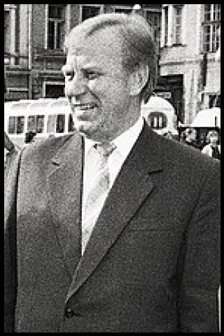 Famous People with surname Lumi