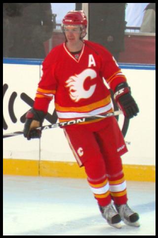 Famous People with surname Macinnis