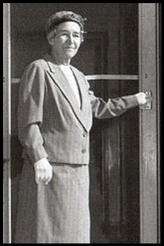 Famous People with surname Macnamara