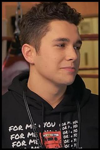 Famous People with surname Mahone