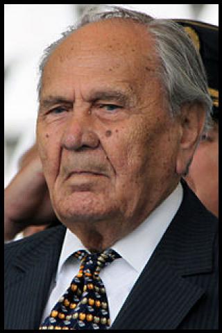 Famous People with surname Manolić