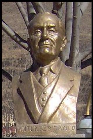 Famous People with surname Mayolo