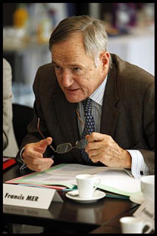 Famous People with surname Mer