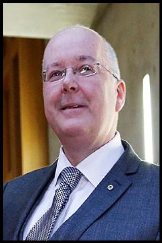 Famous People with surname Murrell